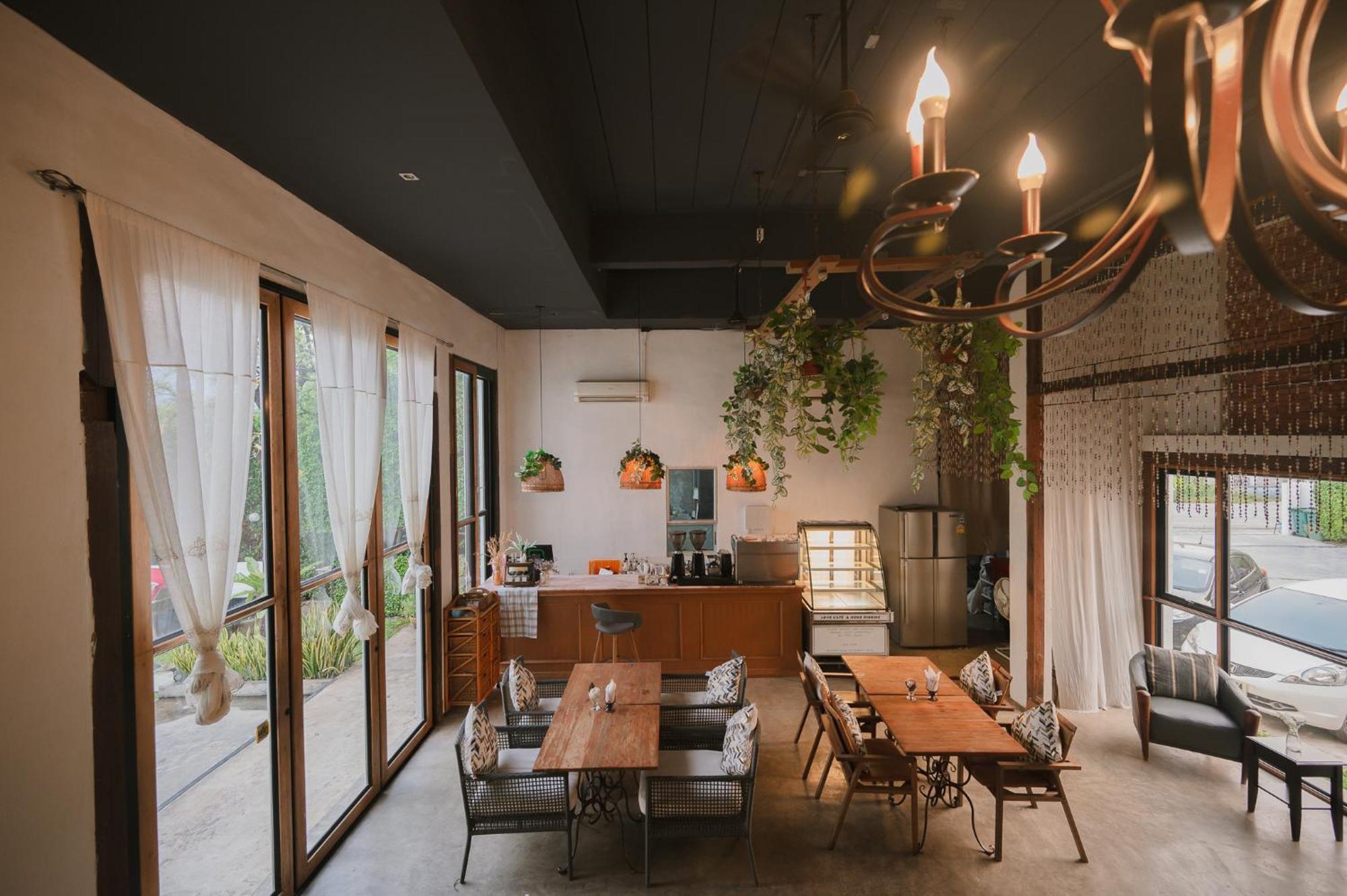 White Wall Riverfront Hotel Kamphaeng Phet Bagian luar foto