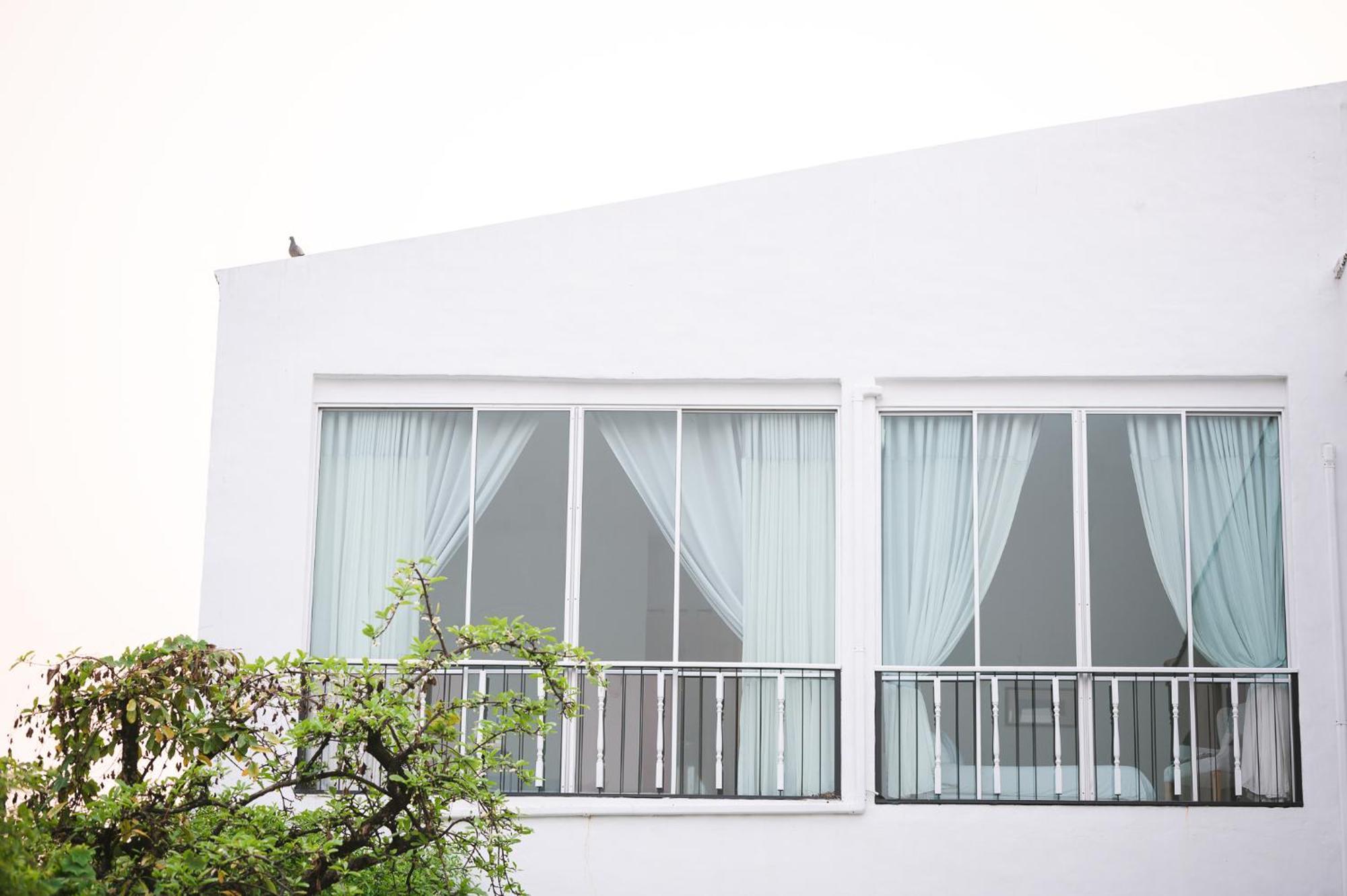 White Wall Riverfront Hotel Kamphaeng Phet Bagian luar foto