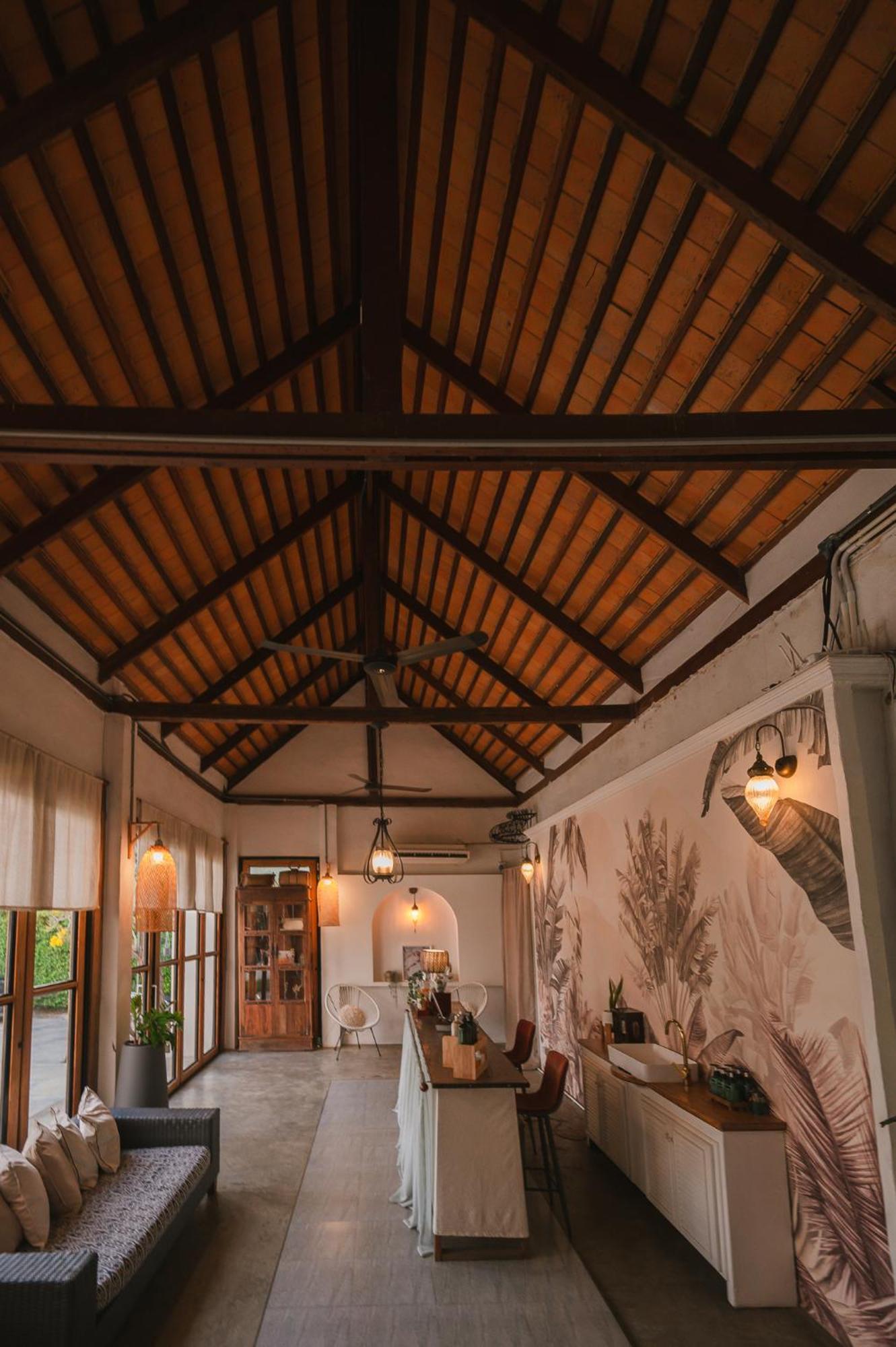 White Wall Riverfront Hotel Kamphaeng Phet Bagian luar foto