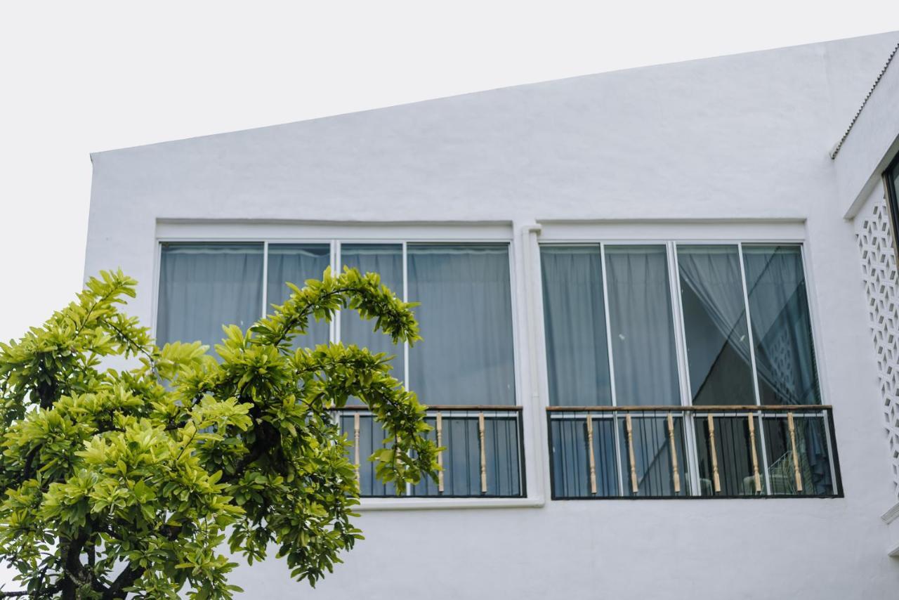 White Wall Riverfront Hotel Kamphaeng Phet Bagian luar foto