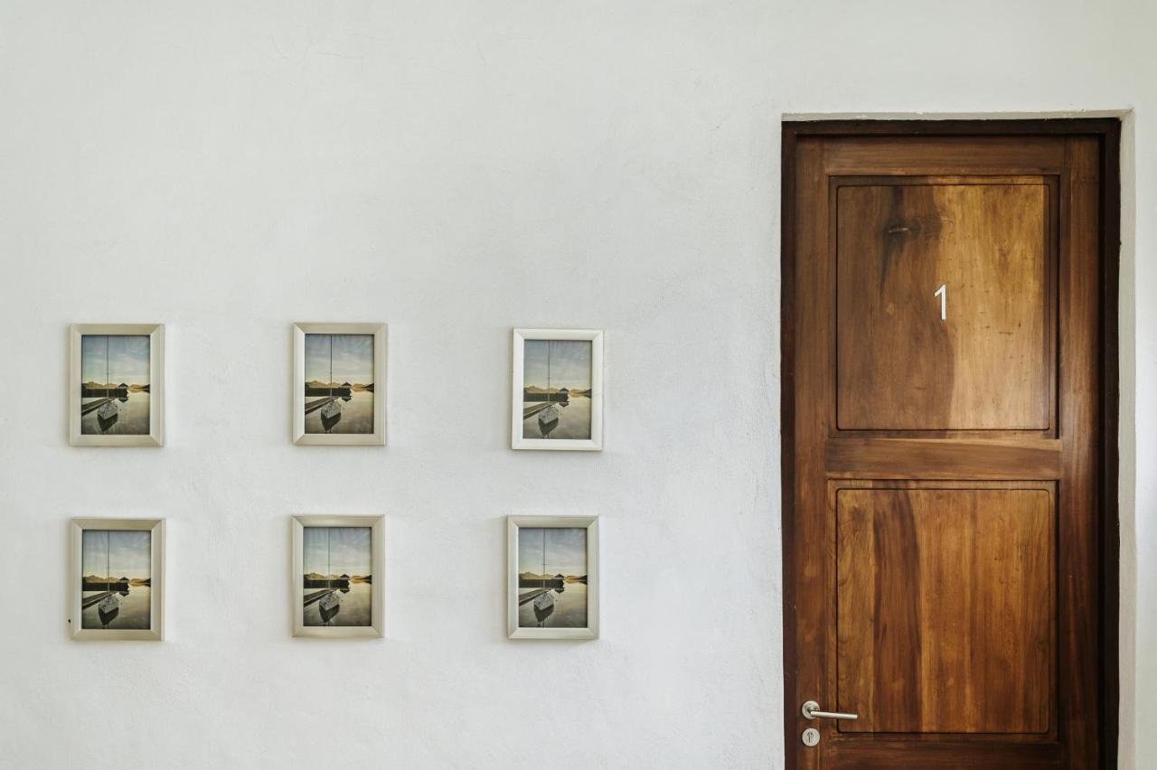 White Wall Riverfront Hotel Kamphaeng Phet Bagian luar foto